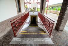 Bahnhof Auer - Treppe und Stufen
